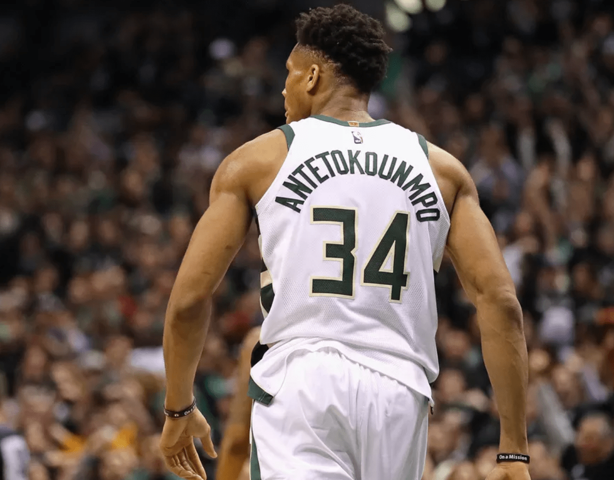 森林狼vs雄鹿前瞻：雄鹿近况不佳，客场作战难有作为（森林狼对阵雄鹿前瞻：雄鹿近况低迷，客场难扭颓势）