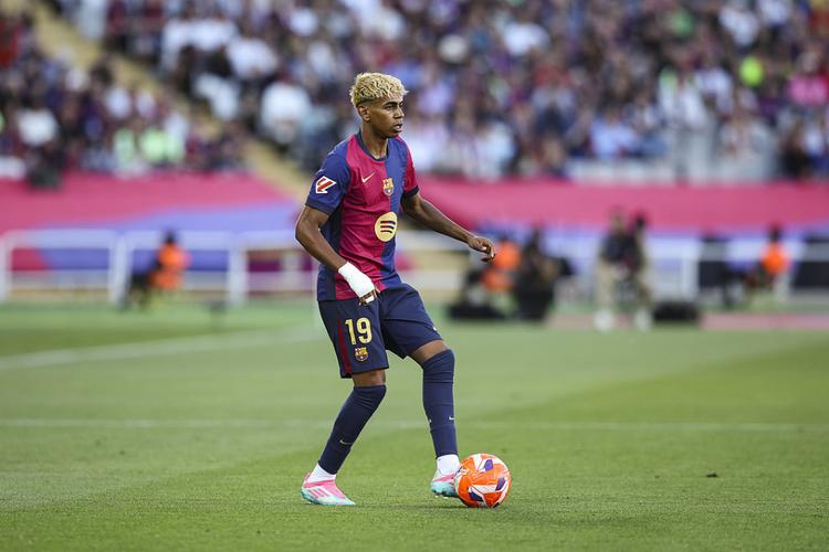 吉迪轰23+11+11&赛季第6次三双，联盟第二多（吉迪23分11篮板11助攻再取本季第6次三双，三双次数联盟第2）