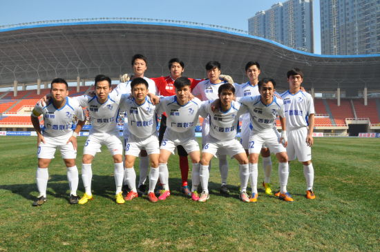 英超15轮阿森纳1-2负维拉仍居榜首，曼城3-0胜桑德兰紧追（英超第15轮：阿森纳1-2负维拉仍居首位，曼城3-0击败桑德兰紧追）