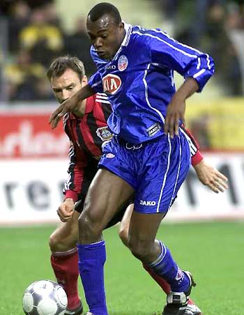 卢指导：哈登和伦纳德正全力投入扭转颓势，前者知道如何打球（卢指导：哈登与伦纳德全力止颓，哈登清楚如何打球）