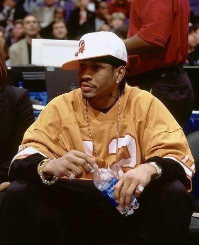 马德兴：足协上报3位外教候选；高层认为可借鉴男篮考虑土帅（马德兴：足协递交三名外籍主帅人选，高层拟借鉴男篮经验考虑本土教练）