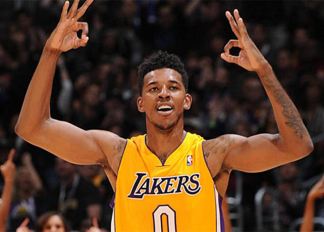 对阵阿贾克斯总赢球？穆帅：当时皇马明显更强，这是赢球的原因（穆帅谈对阿贾克斯连胜：当时皇马实力更强，因此取胜）