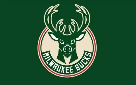 唐斯攻防两端表现抢眼，却因犯规备受争议（唐斯攻守俱佳，但犯规问题引发争议）