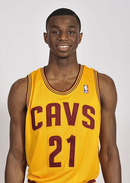 小蜘蛛：我是个好胜的人；巴黎和巴萨的兴趣？赛季结束再说吧（小蜘蛛：骨子里就好胜；巴黎与巴萨有意？赛季末再议）