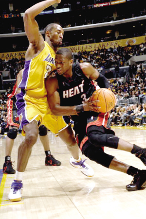 林葳去开拓者主场观战杨瀚森为其助威，但小杨本场比赛未登场（林葳到开拓者主场观赛，杨瀚森现场助威但未出场）