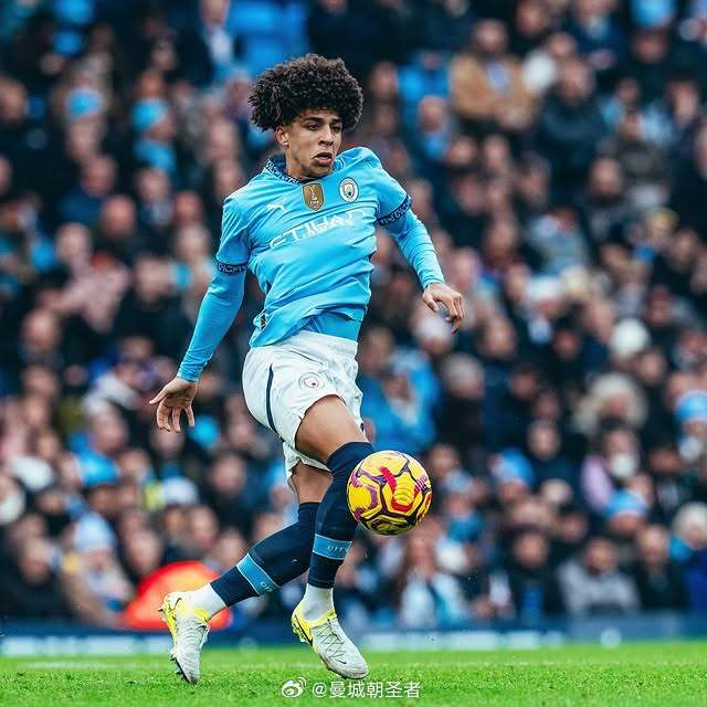 亚精英赛战报：穆希卡戴帽+补时2球，萨德4-2迪拜国民（亚精英赛：穆希卡帽子戏法补时双响，萨德4-2击退迪拜国民）